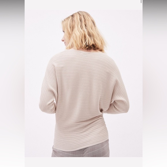 Long-Batwing-Sleeve Classic Sweater With Boat Neckline - Picture 2 of 7